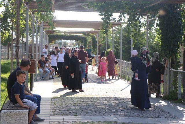 Hayvanat Bahçesinde hafta sonu yoğunluğu