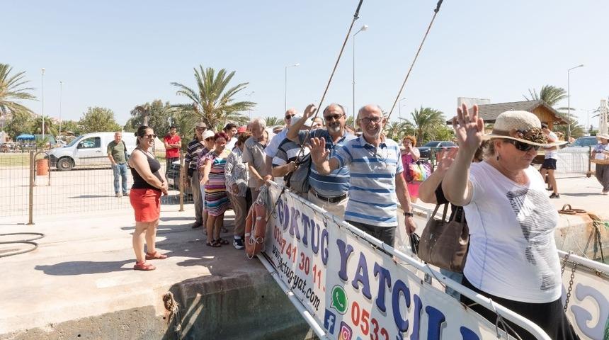 Emekliler ’mavi tur’da