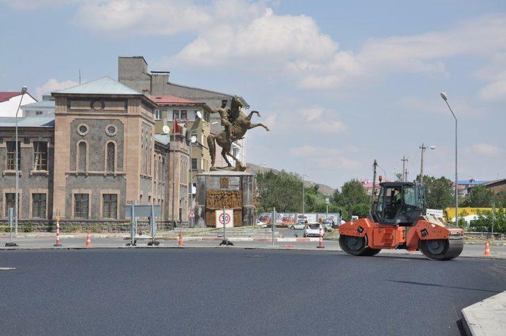 Kars’ta Karayolları Bölge Müdürlüğü yolları nakış gibi işliyor G3