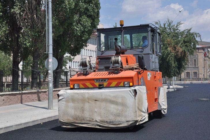 Kars’ta Karayolları Bölge Müdürlüğü yolları nakış gibi işliyor G5