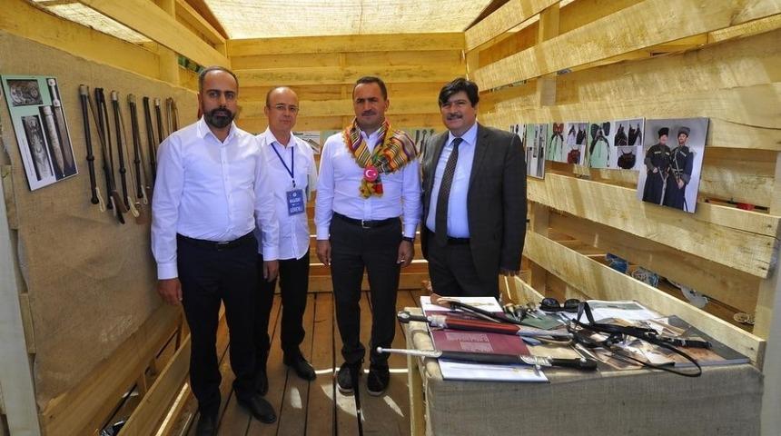 Rekt&ouml;r Şevli Ahlat&lsquo;ta kazı alanını ziyaret etti