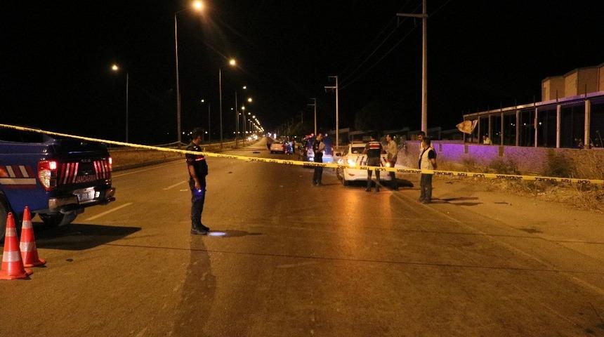 İzmir'de korkunç kaza! Aracın çarptığı motosiklet 200 metre sürüklendi!