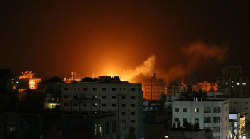 İsrail u&ccedil;akları Gazze'yi vurdu