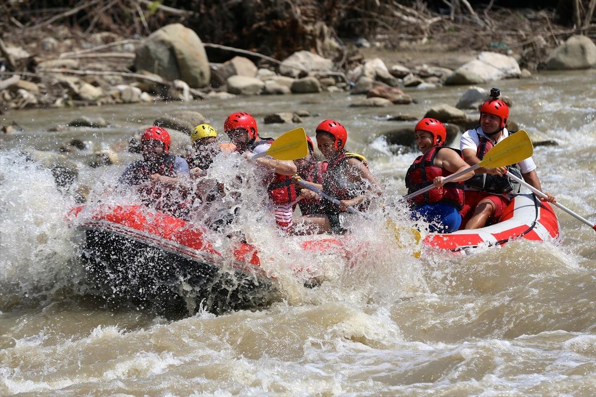 'Melen'de raftinge t&uuml;m &uuml;lkelerden rağbet var'