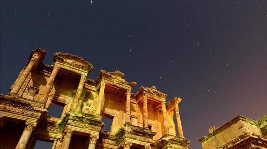 8 bin yıllık Efes Antik Kentine yoğun ilgi! 