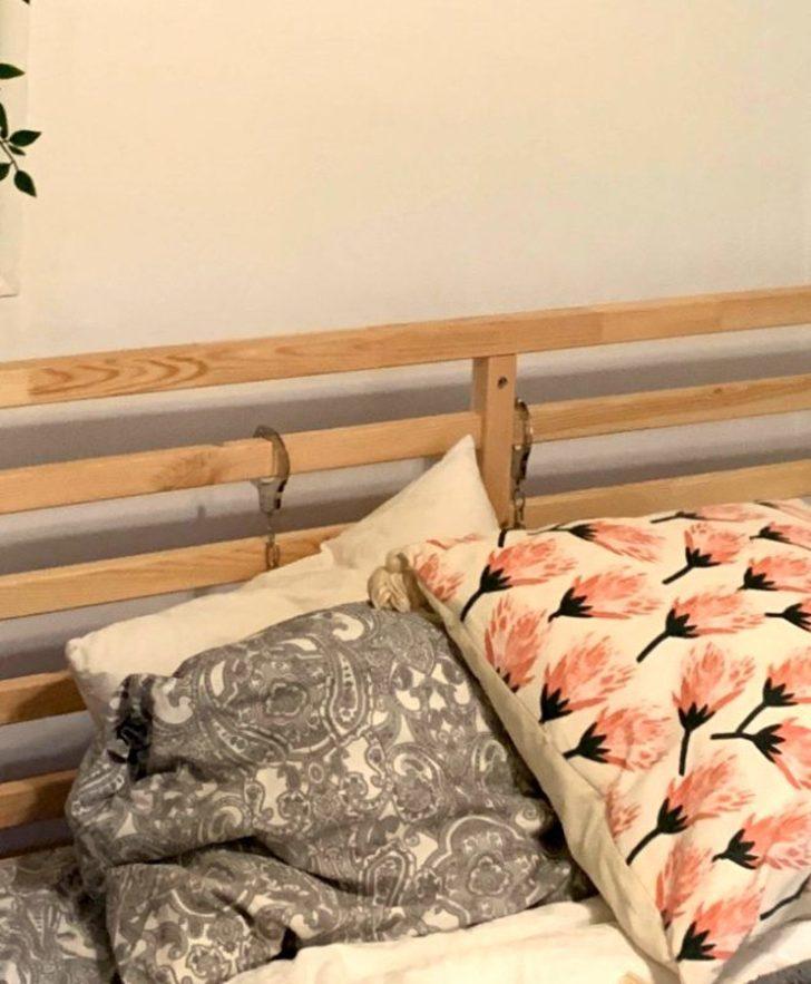 Annesine attığı fotoğrafta öyle bir şey unuttu ki rezil oldu! G2