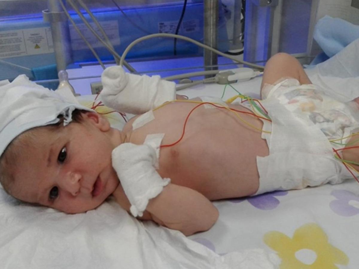 36 g&uuml;nl&uuml;k Asel bebek i&ccedil;in ailesi Cumhurbaşkanı Erdoğan'dan yardım istedi