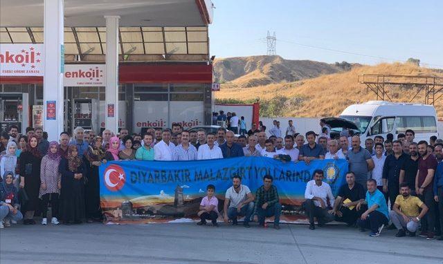 Diyarbakır&rsquo;dan Malazgirt&rsquo;in 948. yılı kutlamalarına 5 bin kişi katıldı 3