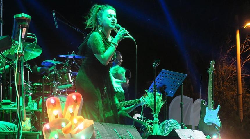 Ceylan Ertem, Fo&ccedil;a'da sahne aldı