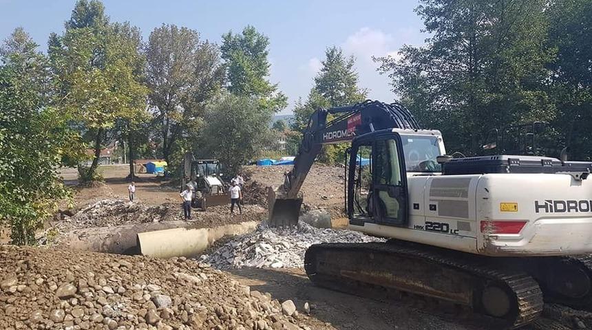 Yıkılan k&ouml;pr&uuml; yeniden yapıldı