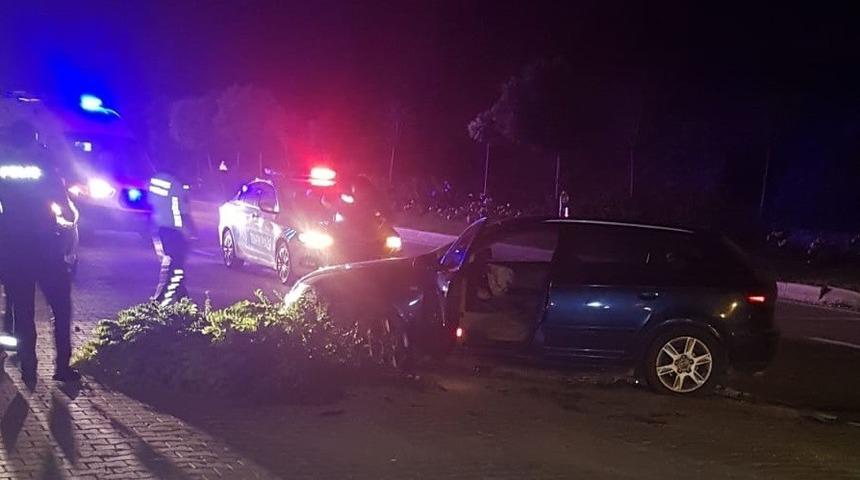 Kontrolden &ccedil;ıkan ara&ccedil; karşı yola ge&ccedil;ti; 1 yaralı