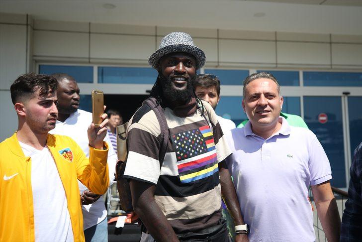 Adebayor: Bağış yapmayacağım! G4
