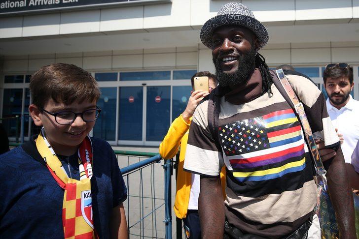 Adebayor: Bağış yapmayacağım! G5