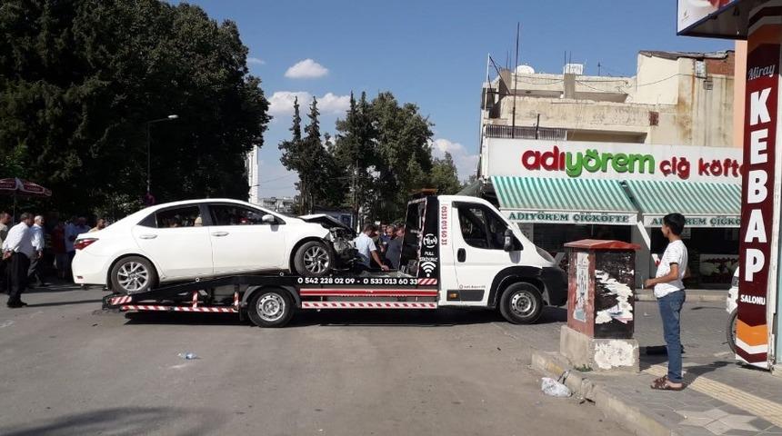 Otomobil ile motosiklet &ccedil;arpıştı: 2 yaralı