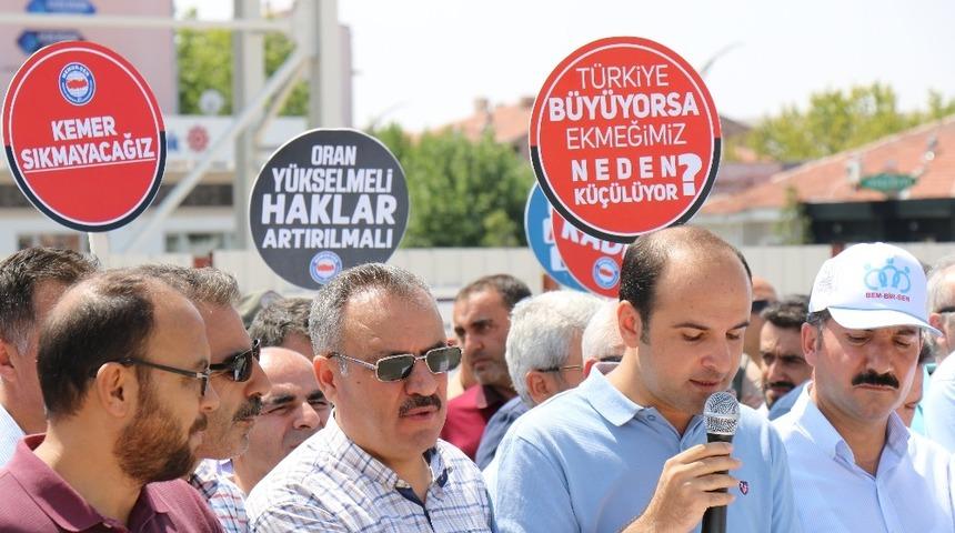 Memur-Sen, Kırşehir&rsquo;de &lsquo;Emeğe saygı&rsquo; a&ccedil;ıklaması yaptı