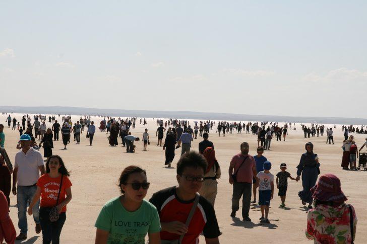 Yaşlı, genç şifa için Tuz Gölü'ne geliyorlar G1