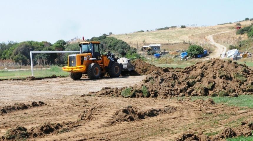 Karabiga&rsquo;ya FIFA standartlarında futbol sahası