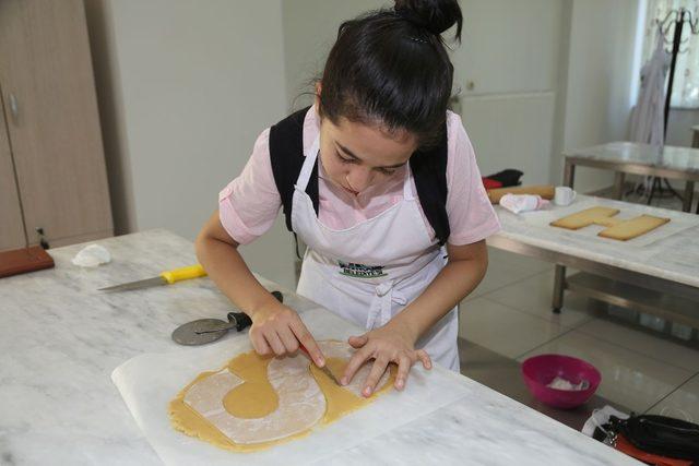 Pasta yapmayı öğrendiler, sertifika sahibi oldular