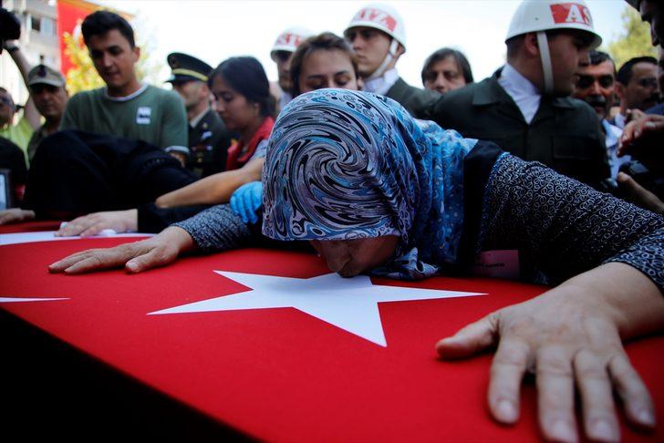 Şehitlerimize son veda! Böyle uğurladılar G3