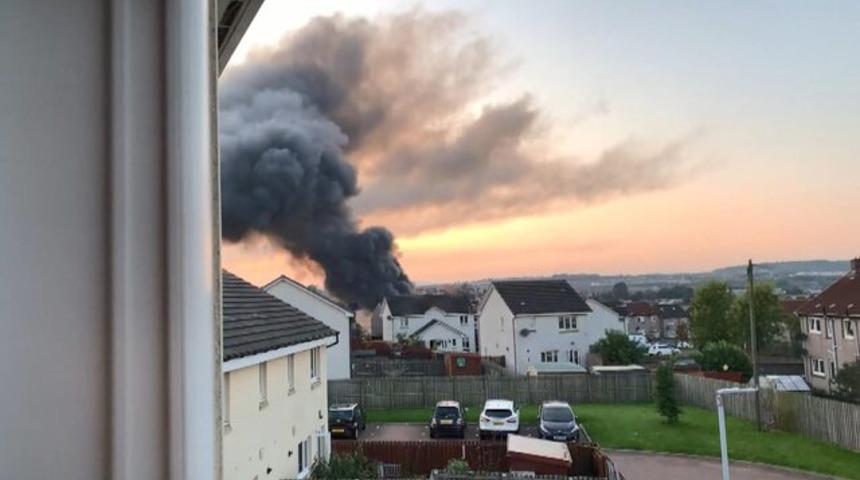 İskoçya’da okulda korkutan yangın