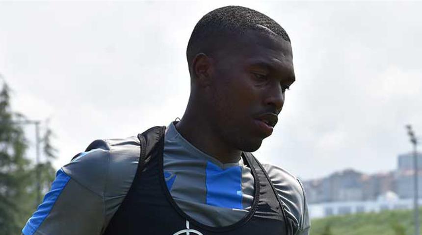 Trabzonspor'un yeni transferi Sturridge, takımla ilk antrenmanına çıktı