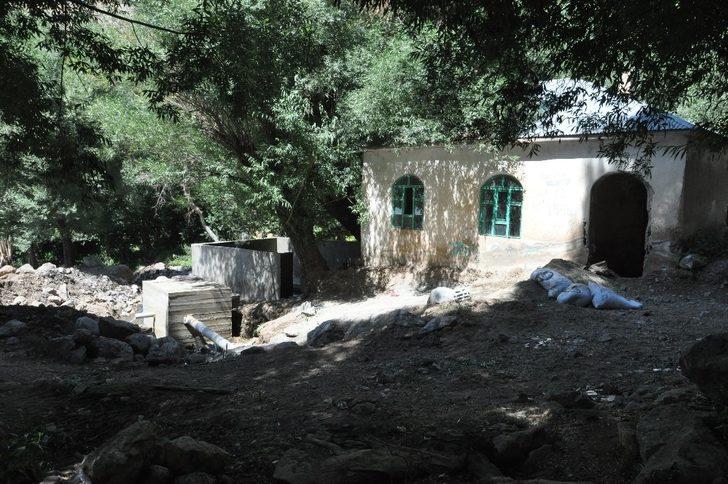 İran sınırındaki şifalı suda su onarım çalışmaları başladı G5