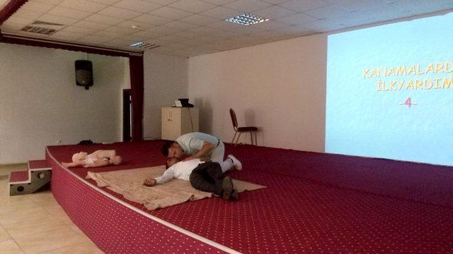 Muhtarlar, mahallenin sertifikalı sağlıkçıları oldu