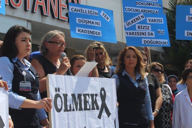 Hastane personelinden anlamlı protesto