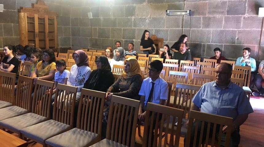 Şair Fazıl Ahmet Bahadır okurları ile buluştu