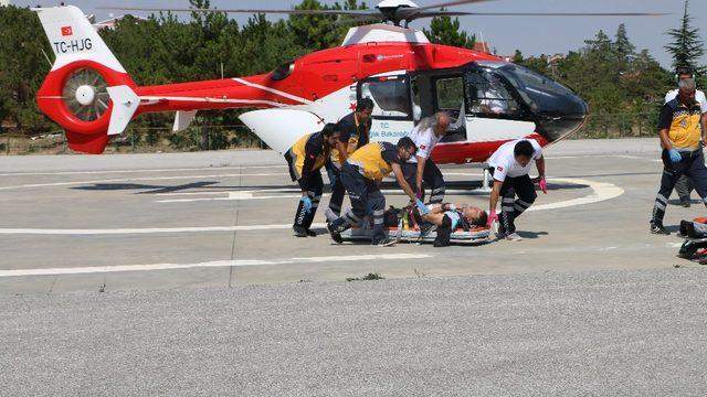 Ralli aracı yarışta devrildi, sürücü helikopter ambulansla Konya’ya getirildi