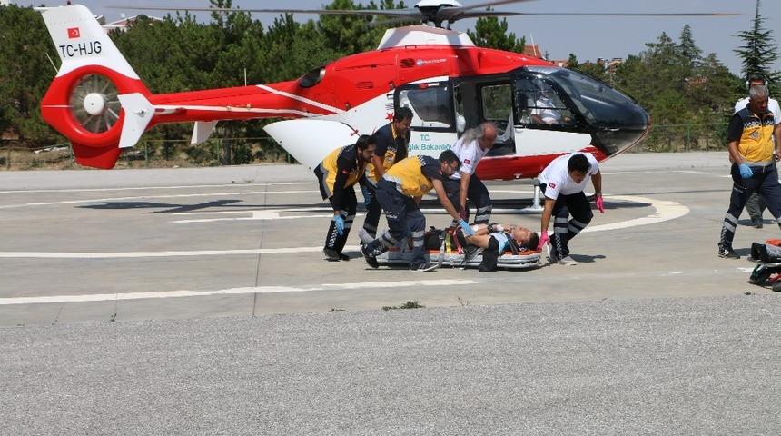 Ralli aracı yarışta devrildi, s&uuml;r&uuml;c&uuml; helikopter ambulansla Konya&rsquo;ya getirildi