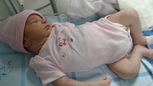 Asel bebek ve ailesi yardım bekliyor