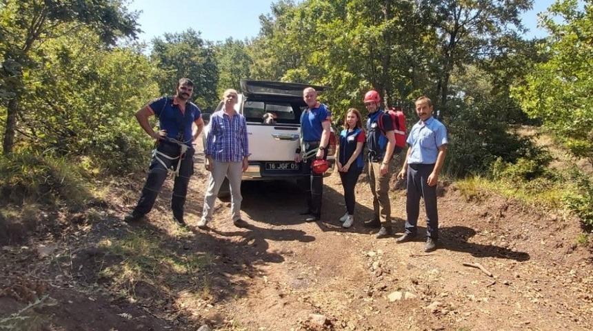 Mahsur kalan k&ouml;peği b&ouml;yle kurtardılar