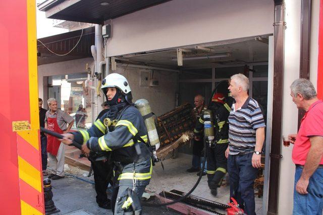 Kullanılmayan iş yerindeki yangın paniğe neden oldu