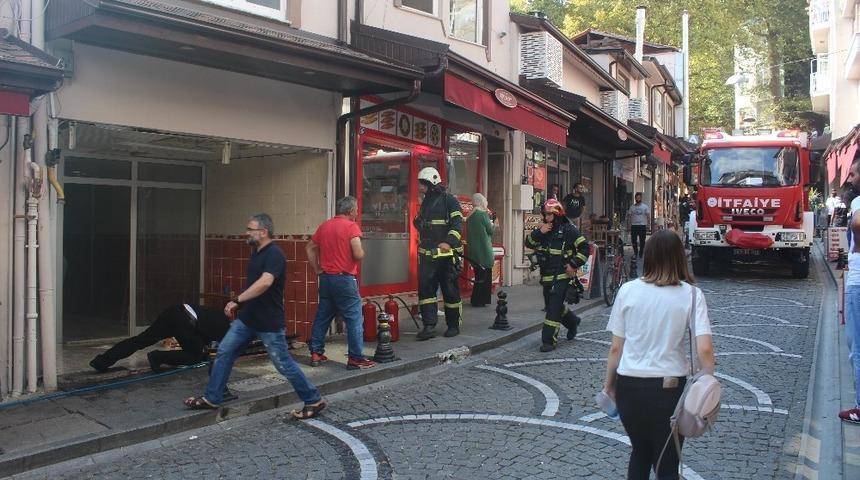 Kullanılmayan iş yerindeki yangın paniğe neden oldu