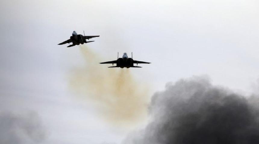 İsrail Şam yakınlarında İran kuvvetlerini vurdu!