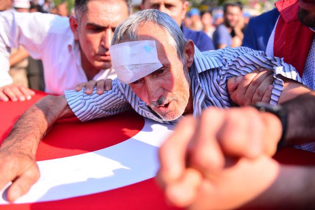 Şehit Sözleşmeli Er Yılmaz'ı binlerce hemşehrisi uğurladı