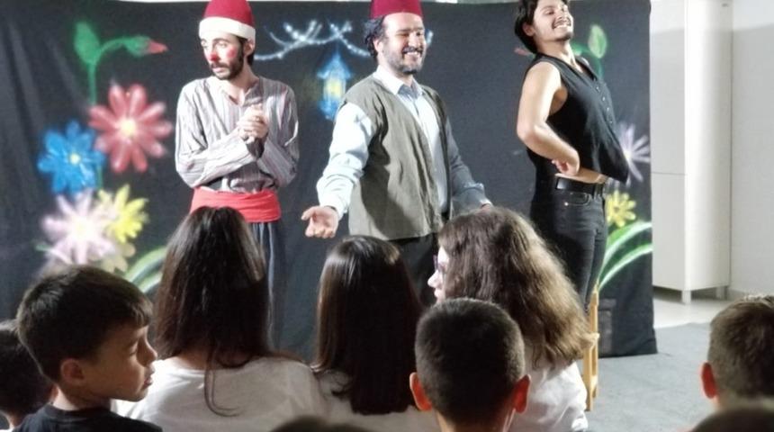 2 Eylül Gençlik Merkezi’nde orta oyunu gösterisi