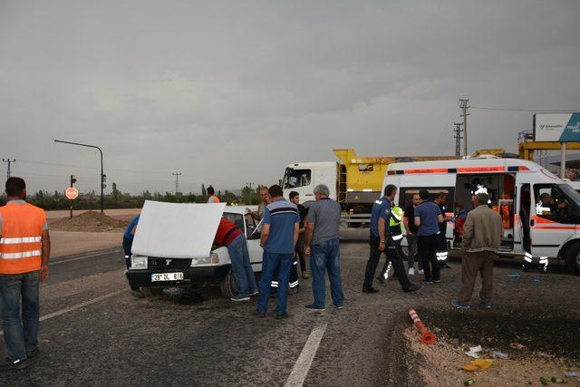 Suşehri’nde trafik kazası: 3 yaralı