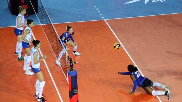 2019 Kadınlar Voleybol Avrupa Şampiyonası A Grubu: Sırbistan: 3 - Fransa: 1