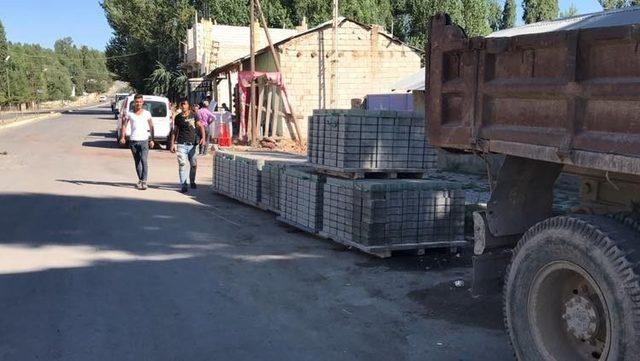 Erciş Belediyesi’nden parke taşı çalışması