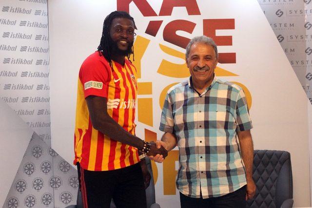 Kayserispor,  Emmanuel Adebayor ile 1 yıllık sözleşme imzaladı