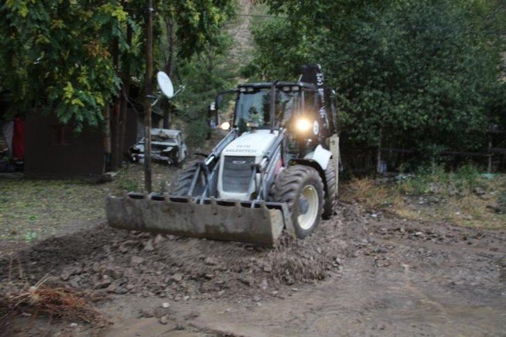 Erzurum’da doluyla karışık sağanak yağış etkili oldu G2