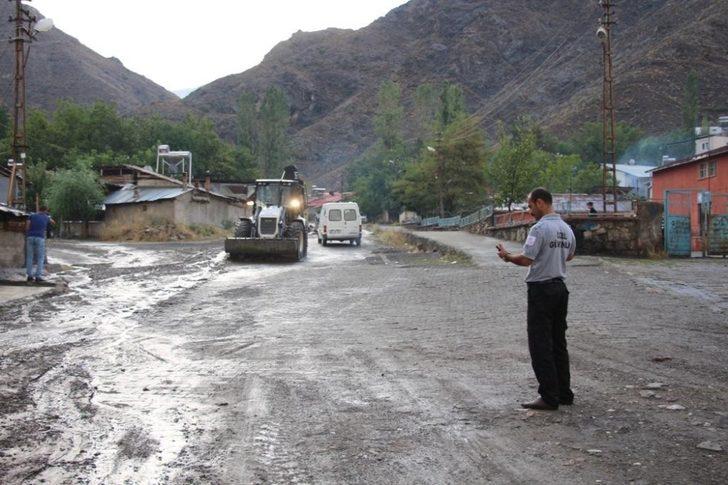 Erzurum’da doluyla karışık sağanak yağış etkili oldu G4