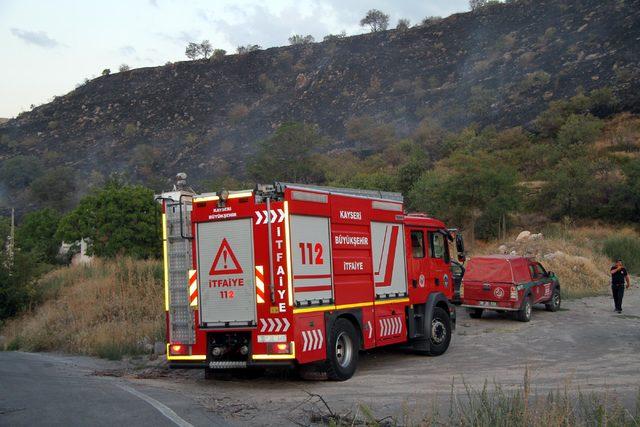 Akreplerin islahı için yakılan anız yangını ormanı yakıyordu