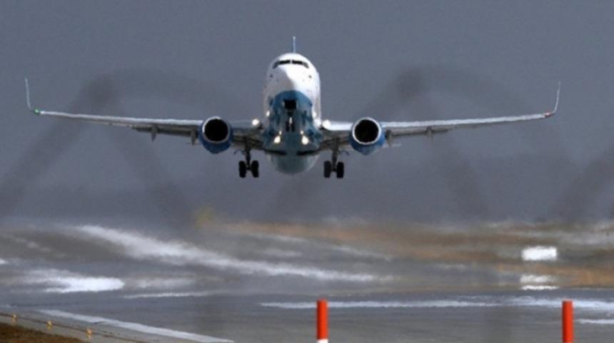 Havada büyük panik! Uçağı yolcu indirmek zorunda kaldı!