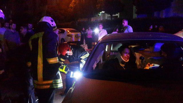 Kocaeli'de 2 otomobil kaza yaptı: 5 yaralı