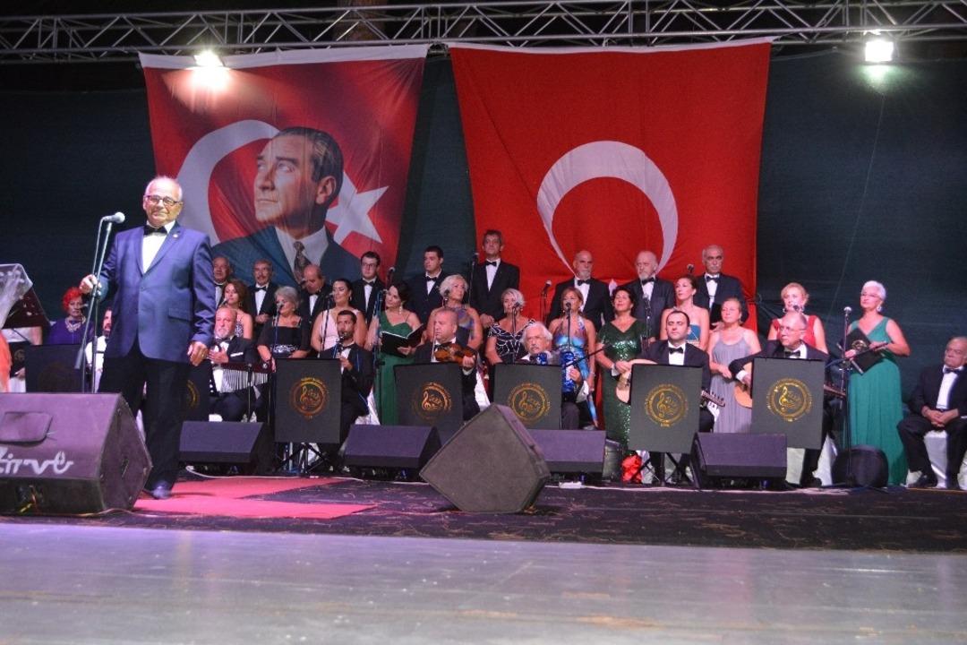 Ayvalık&rsquo;ta Mesut Duran&rsquo;dan TSM ş&ouml;leni