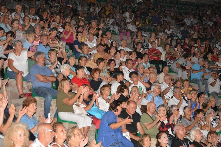 Ayvalık’ta Mesut Duran’dan TSM şöleni G4