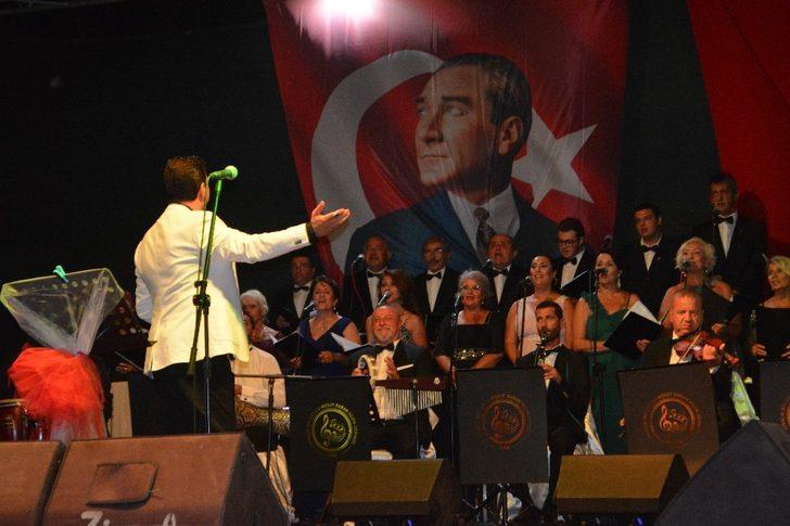 Ayvalık’ta Mesut Duran’dan TSM şöleni G5